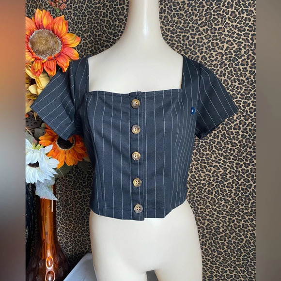 🦋B2G1🦋HOLLISTER Square Neck Button Front Striped Crop Top | MEDIUM | - Picture 5 of 9